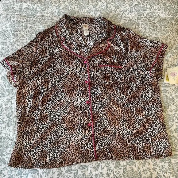 In Bloom Satin Leopard Print Pajama Set - Picture 3 of 8